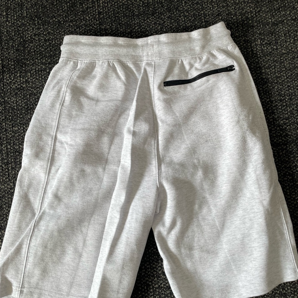 Men Shorts - Picture 2 of 3